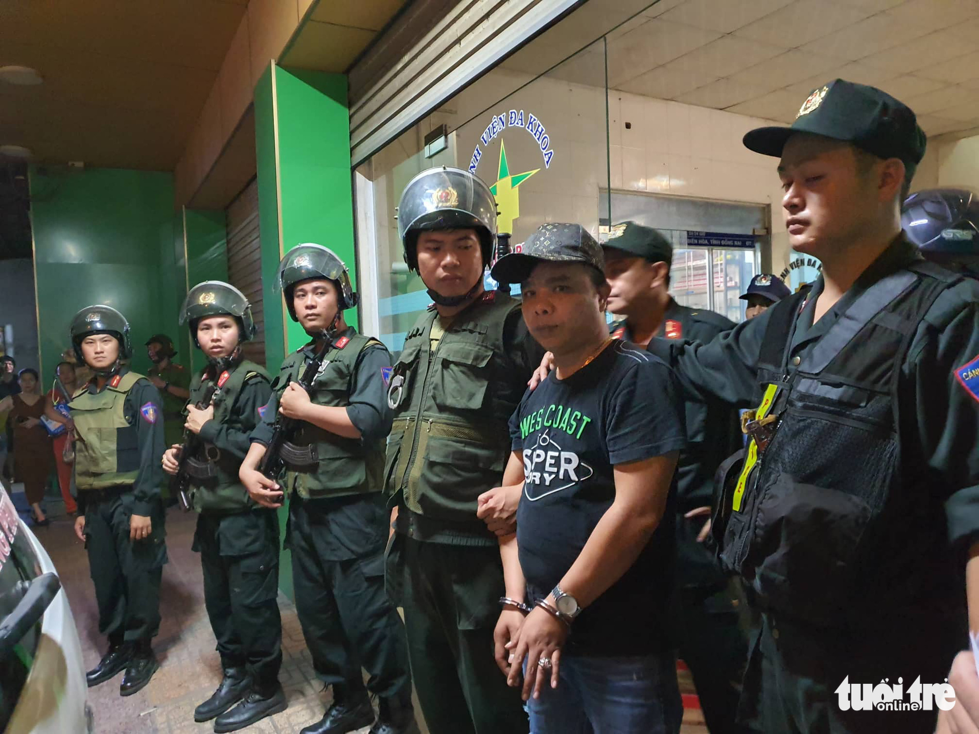Police nab 10 members of debt collection gang in southern Vietnamese province