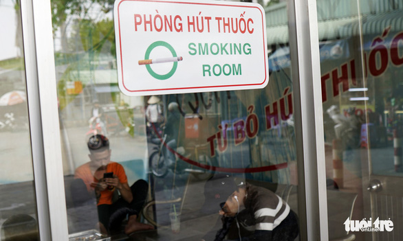 Ho Chi Minh City fines 114 smokers at downtown bus station