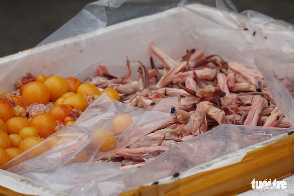 Almost 5 tonnes of rotten foods found at Hanoi supermarket
