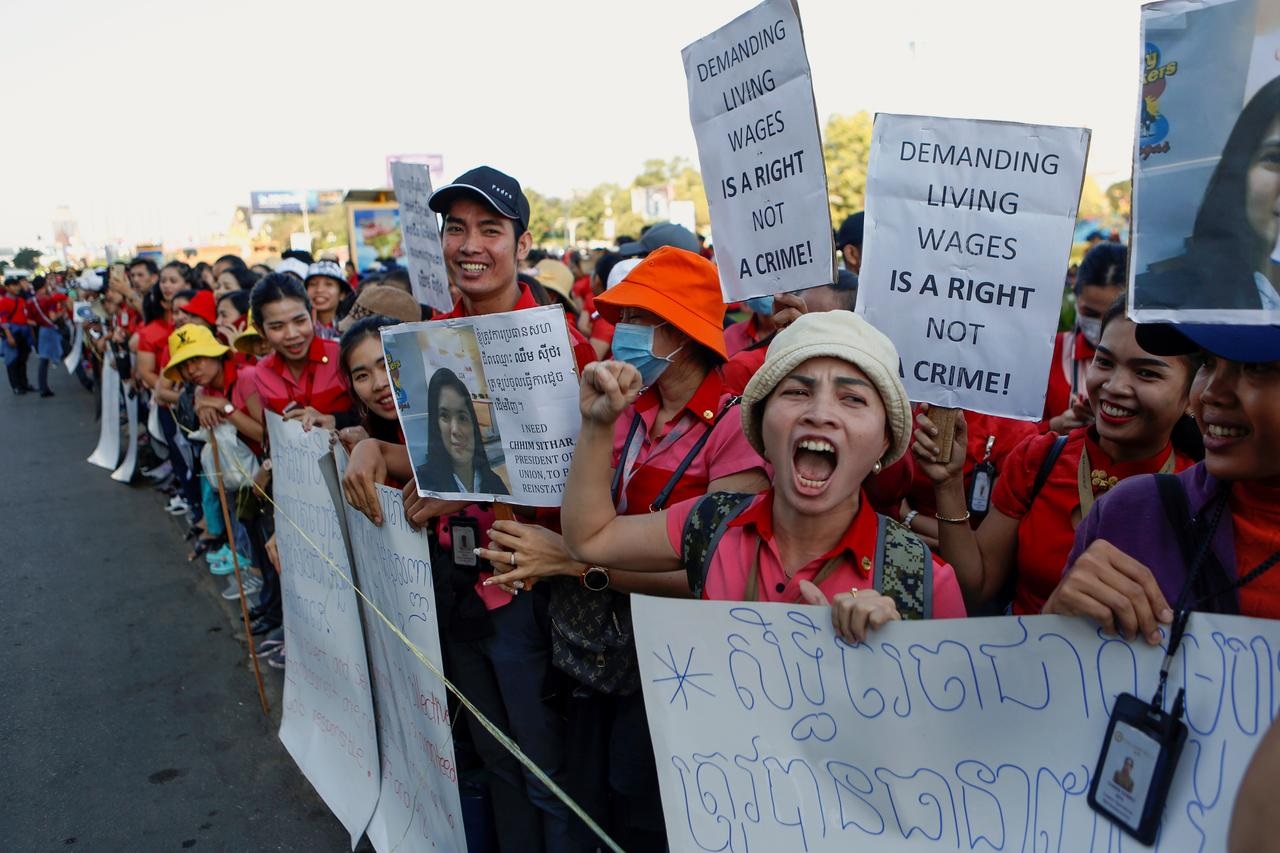 Thousands on strike over pay at Cambodian casino NagaWorld
