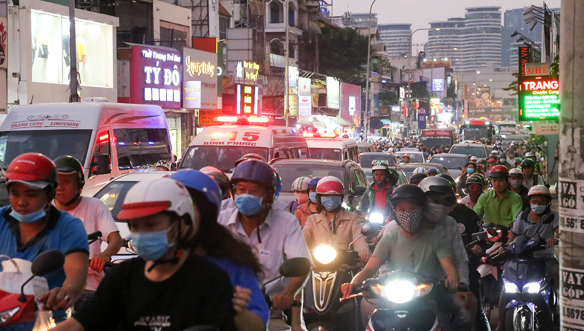 Traffic jams worsen in Ho Chi Minh City ahead of Tet holiday
