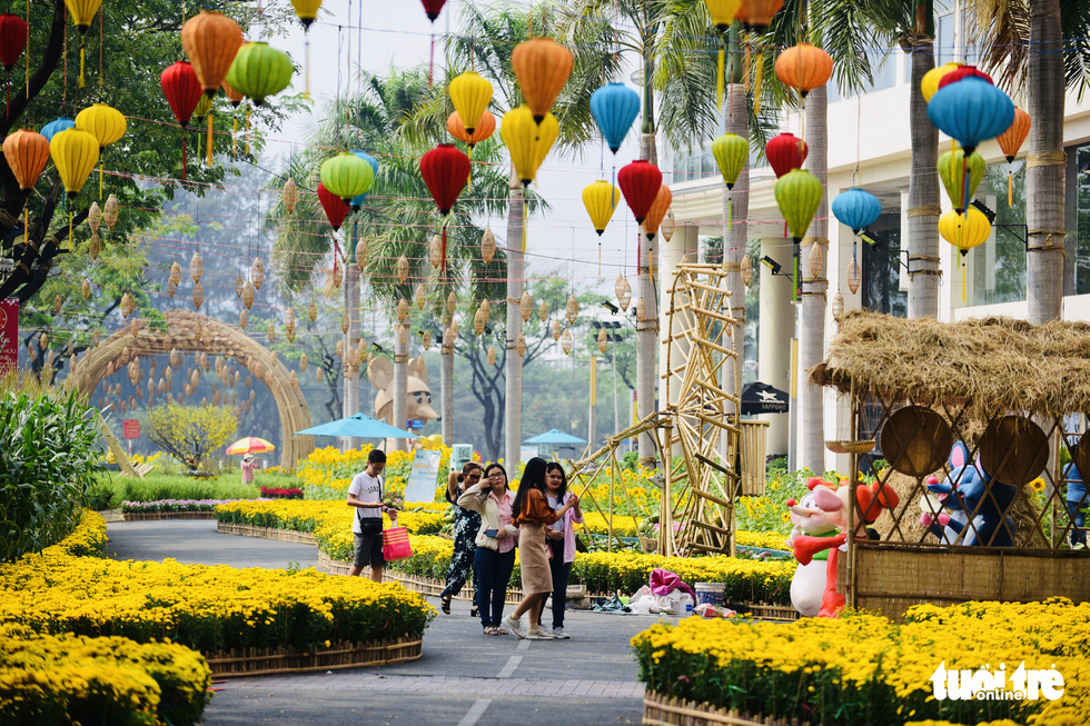 Spring flowers festival returns to expats-packed neighborhood in Ho Chi Minh City