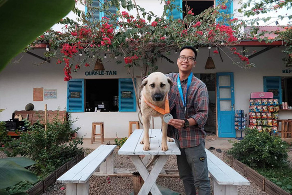 Dog awarded medal after accidentally finishing 42k marathon in northern Vietnam