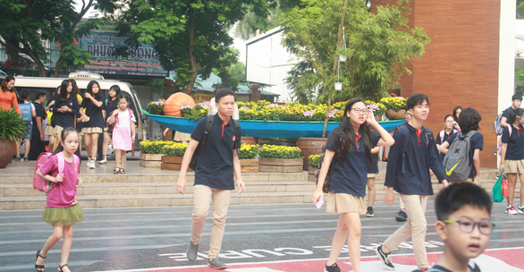 Novel coronavirus scare drives Hanoi to order students catching fever to skip school