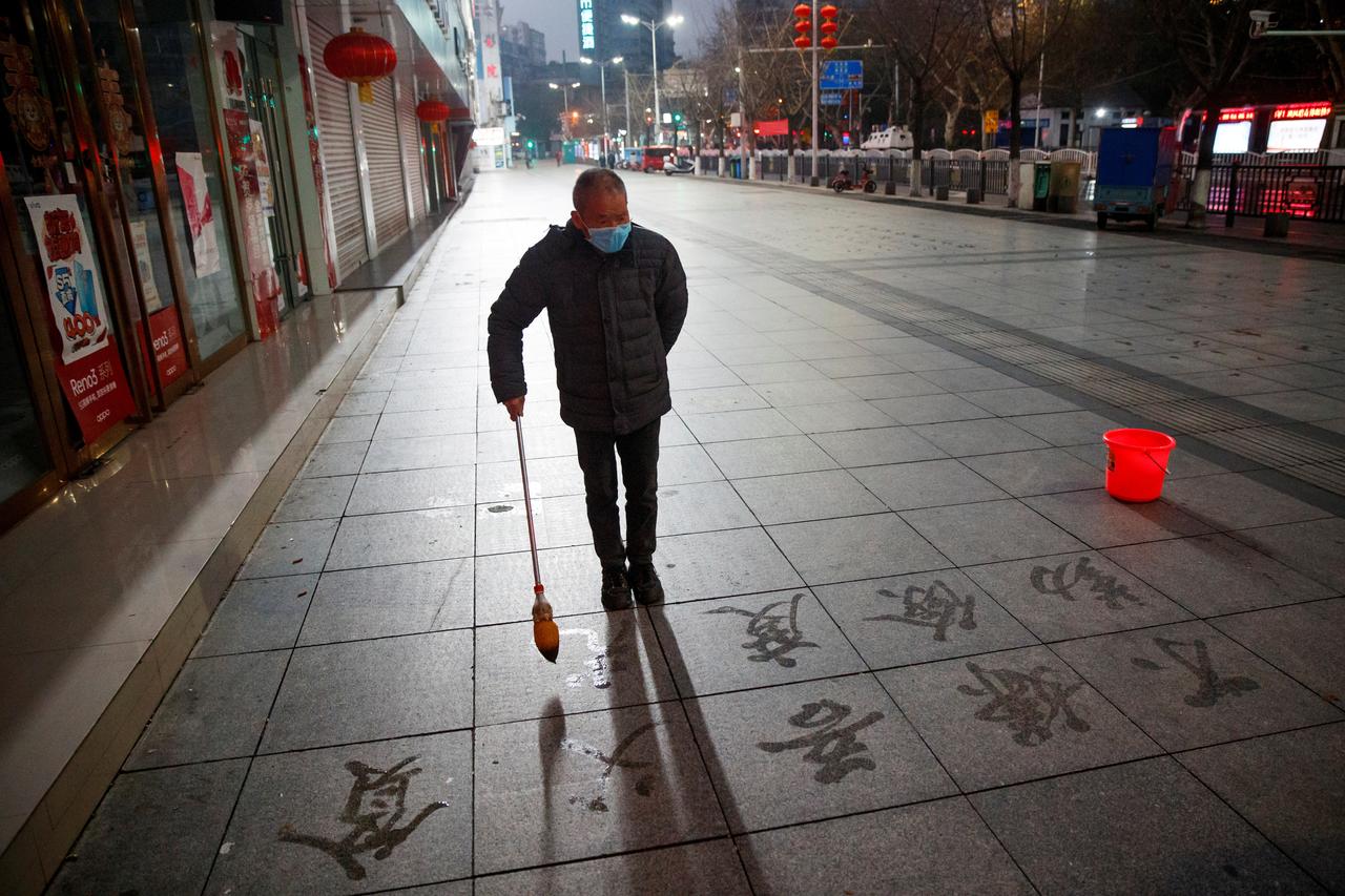 China virus death toll posts grim record rise, passes 400