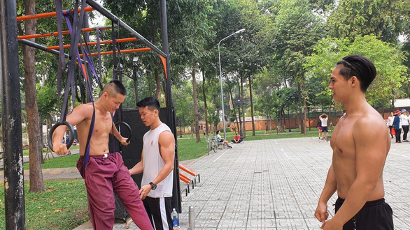 Vietnamese six-packed boys ‘a sight for sore eyes’ in Saigon park