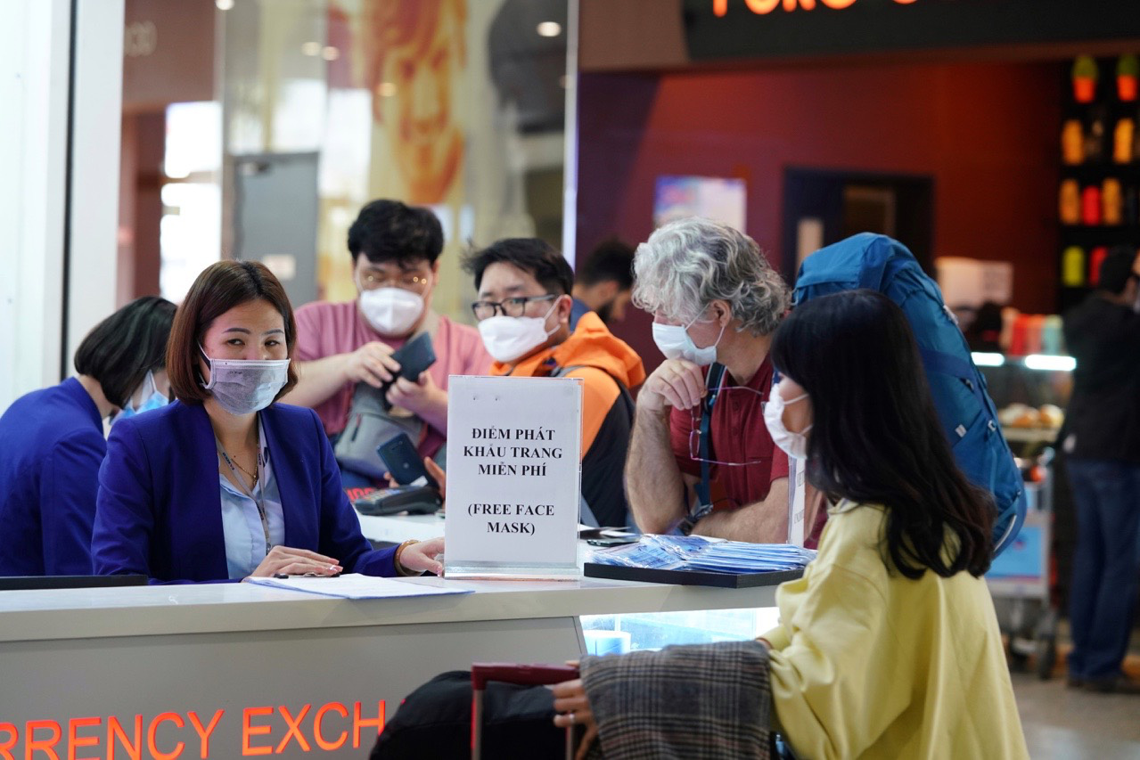Three foreigners denied entry at Vietnam airport for having traveled to coronavirus-hit areas