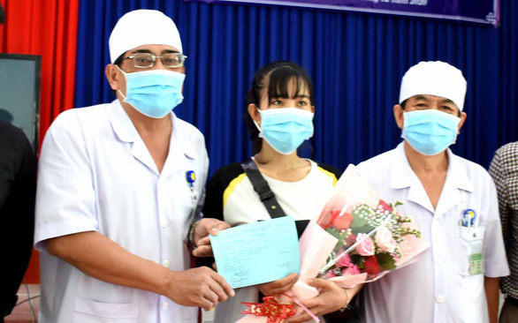 How are doctors in Vietnam treating patients with new coronavirus disease?