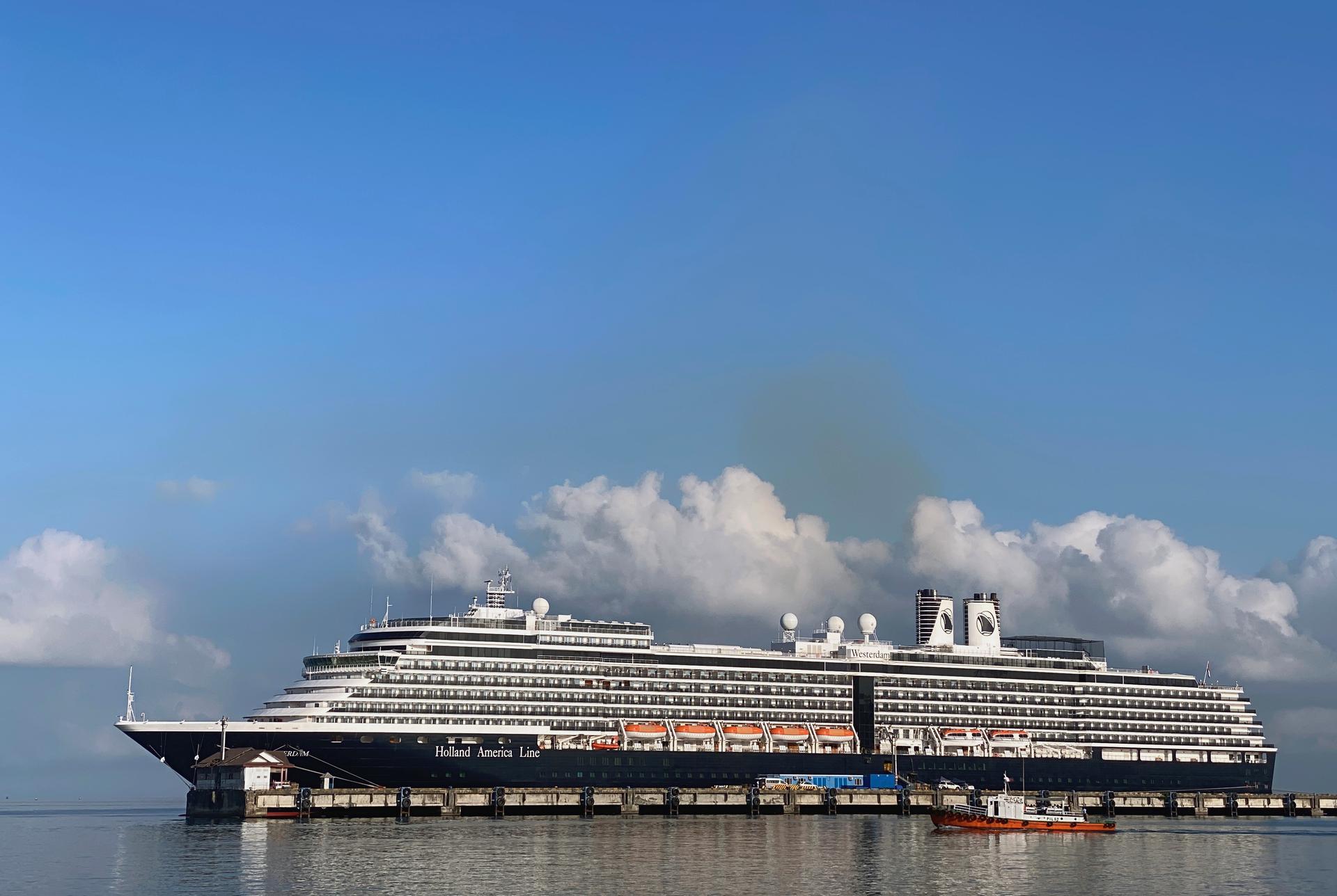 Cruise firm seeks new virus test for passenger from ship in Cambodia