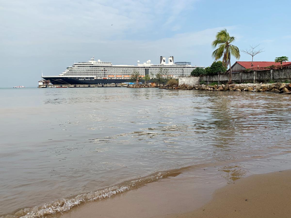 More passengers to leave cruise ship in Cambodia after coronavirus tests