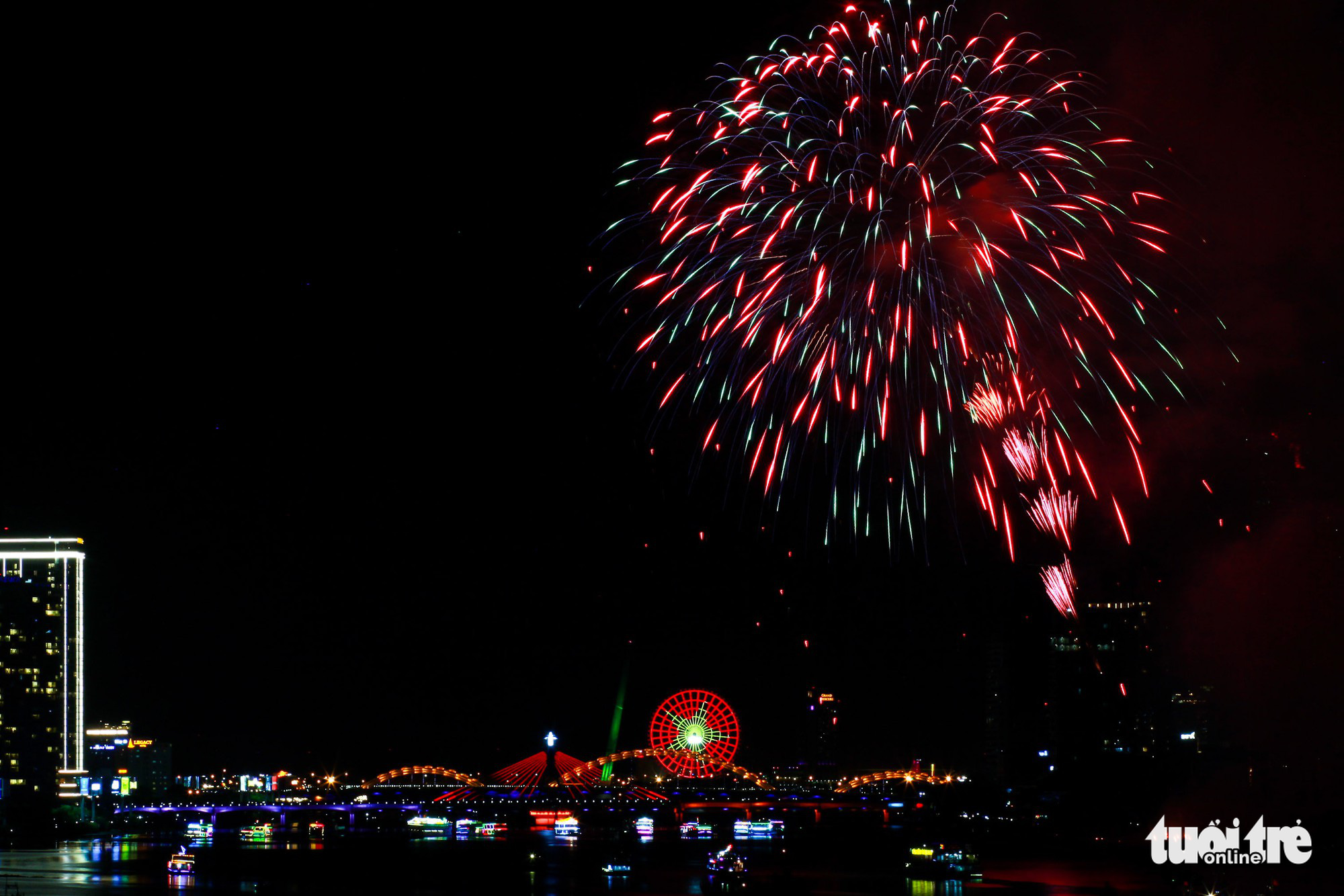 Da Nang cancels 2020 fireworks festival due to COVID-19