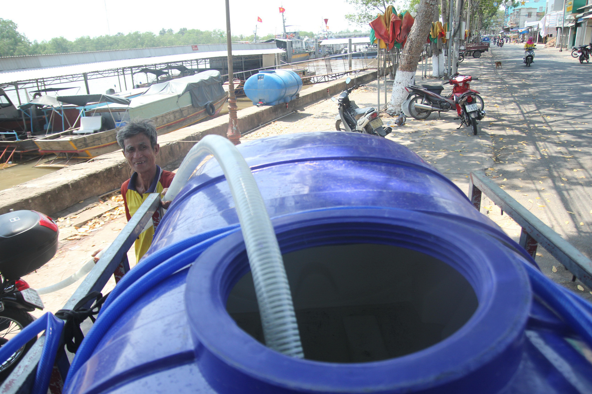 Water scarcity hits Vietnam’s Mekong Delta due to serious salt intrusion