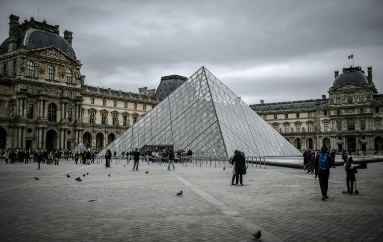 Paris's Louvre museum closes over staff coronavirus fears