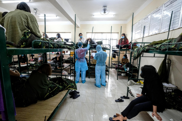 Hanoi releasing 1,800 from quarantine camps