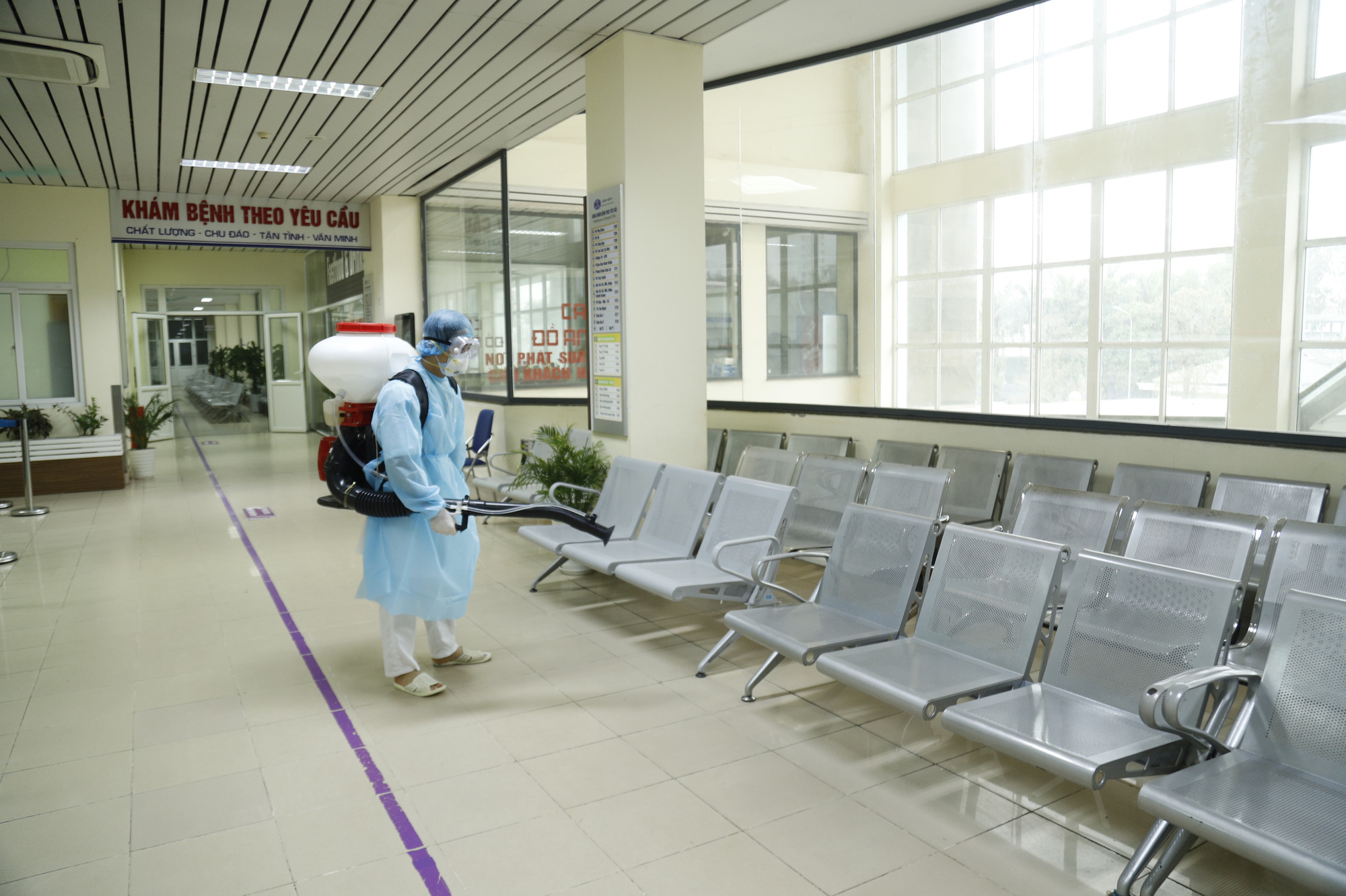 Vietnam calls up medical students, retired doctors in coronavirus fight