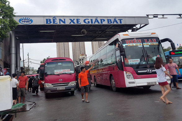 Vietnam suspends all four-wheeled commercial passenger vehicles
