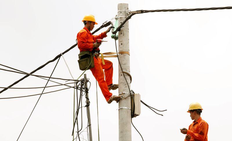 Vietnam plans 10% electricity price cut to support virus-hit consumers