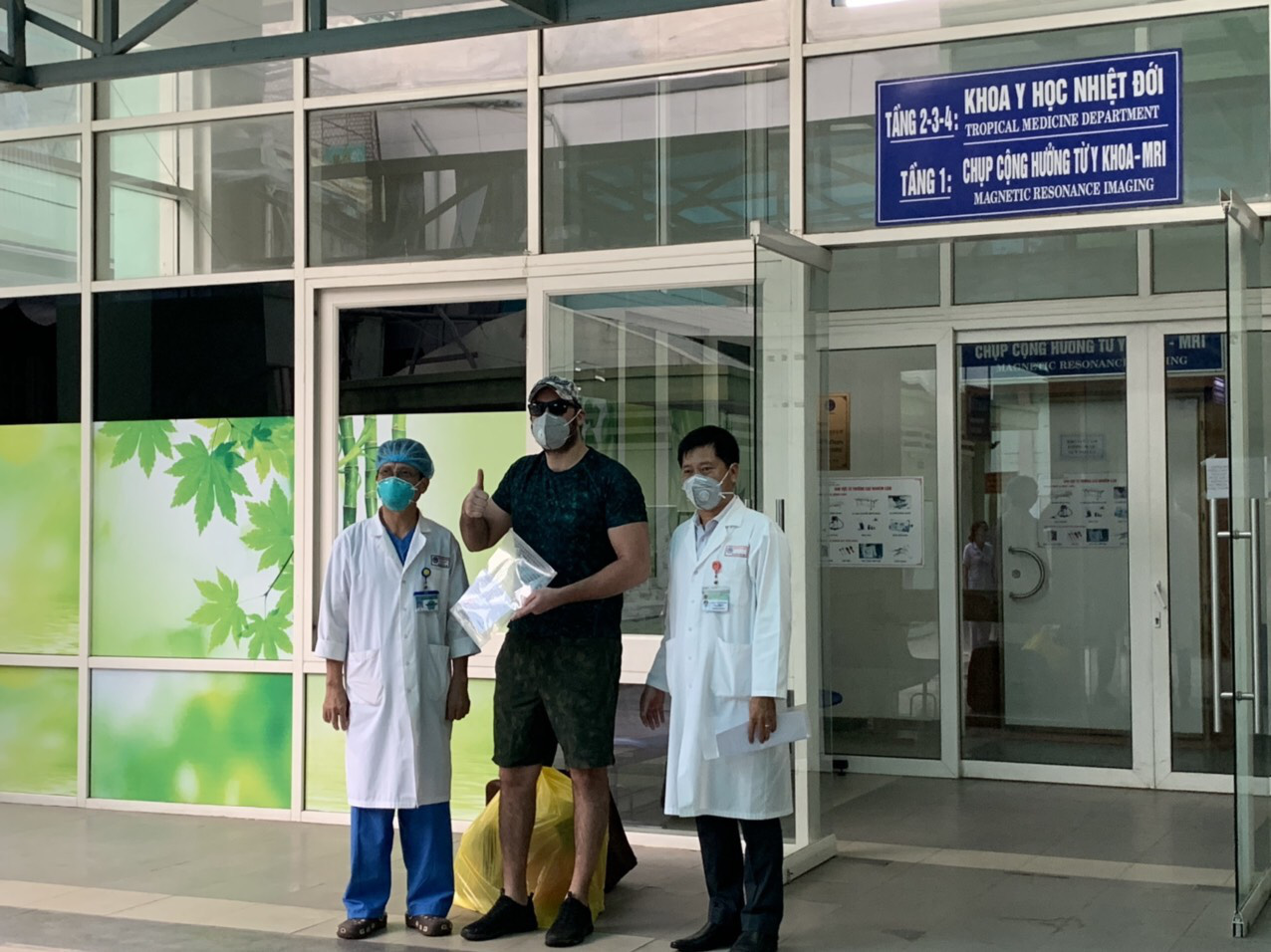 Recovered American patient lauds Vietnam’s work against COVID-19
