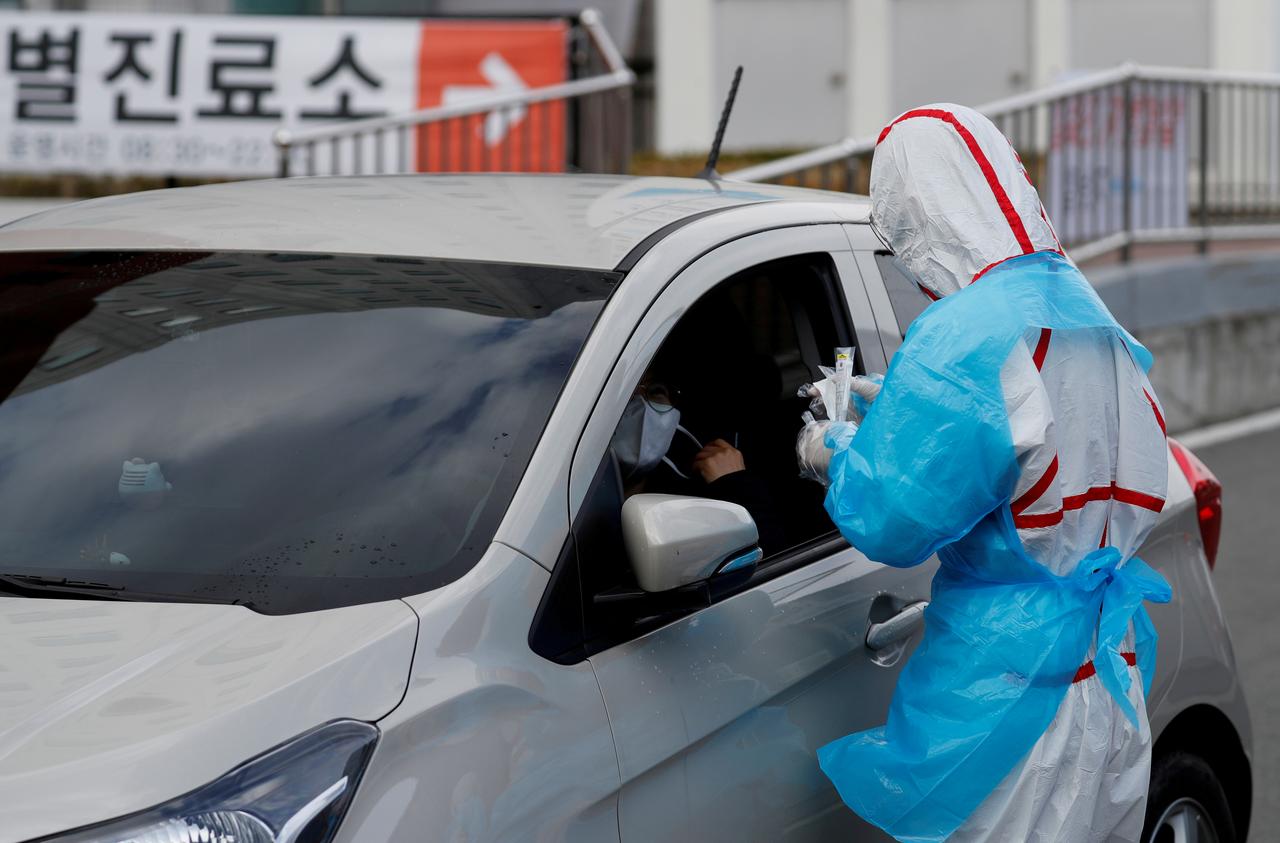 South Korea to ship 600,000 coronavirus testing kits to U.S. on Tuesday - source