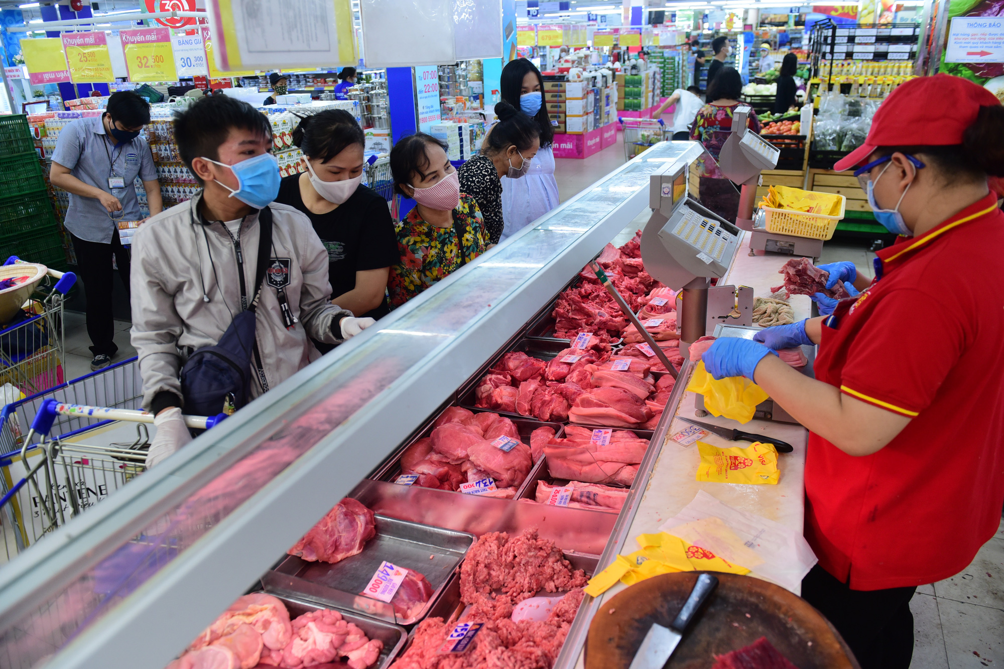 Vietnam’s retailers reel from shrunk consumer demand amid COVID-19: consultant