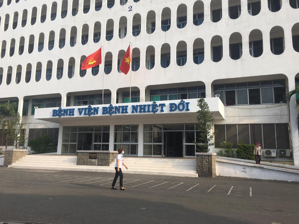 British pilot retests positive for COVID-19 in Saigon, still in critical state: health department