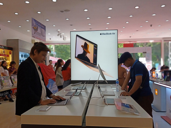 Apple’s job listings in Hanoi, Saigon fuel rumor of Vietnam plant