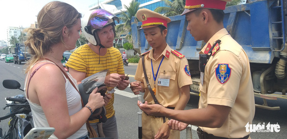 Da Nang to spend $600,000 on foreign language education for police officers
