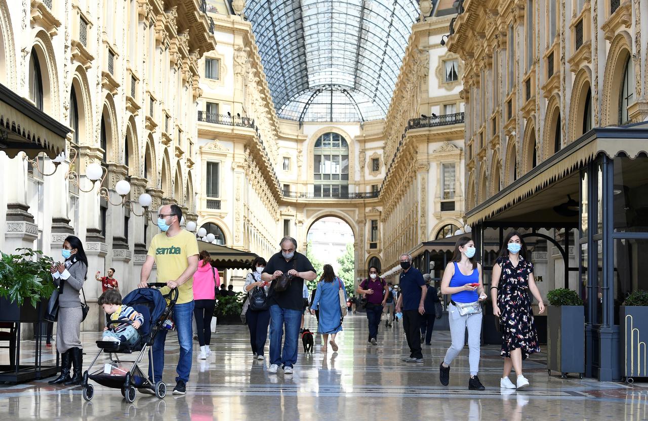 'A beautiful day' in Italy, as shops and bars finally reopen