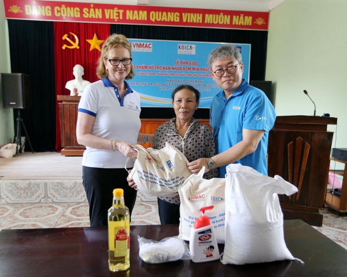 Essentials provided to help Vietnam’s unexploded ordnance survivors tide over COVID-19