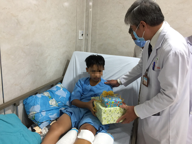 Most students hit by falling tree at Saigon school discharged from hospitals