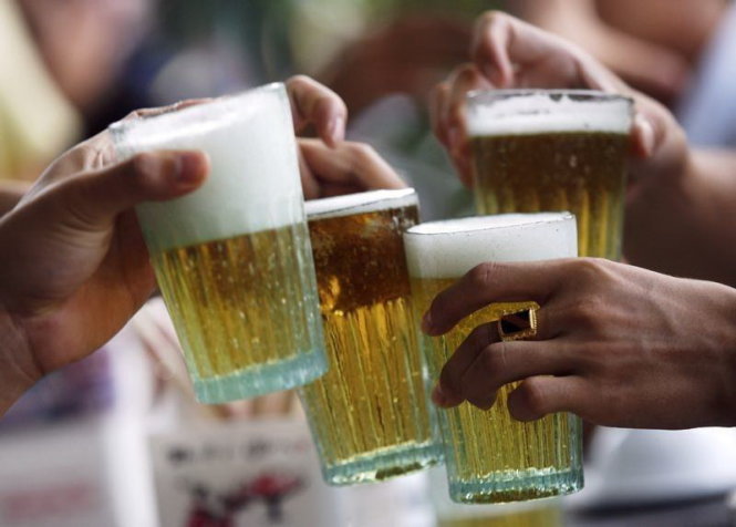 Rising income, changing taste: Can Hanoi’s craft beer and 'bia hoi' comfortably coexist?