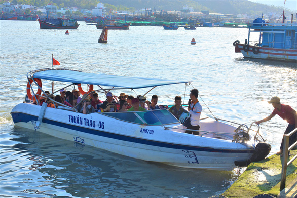 Nha Trang tourist pier in disorder after launch
