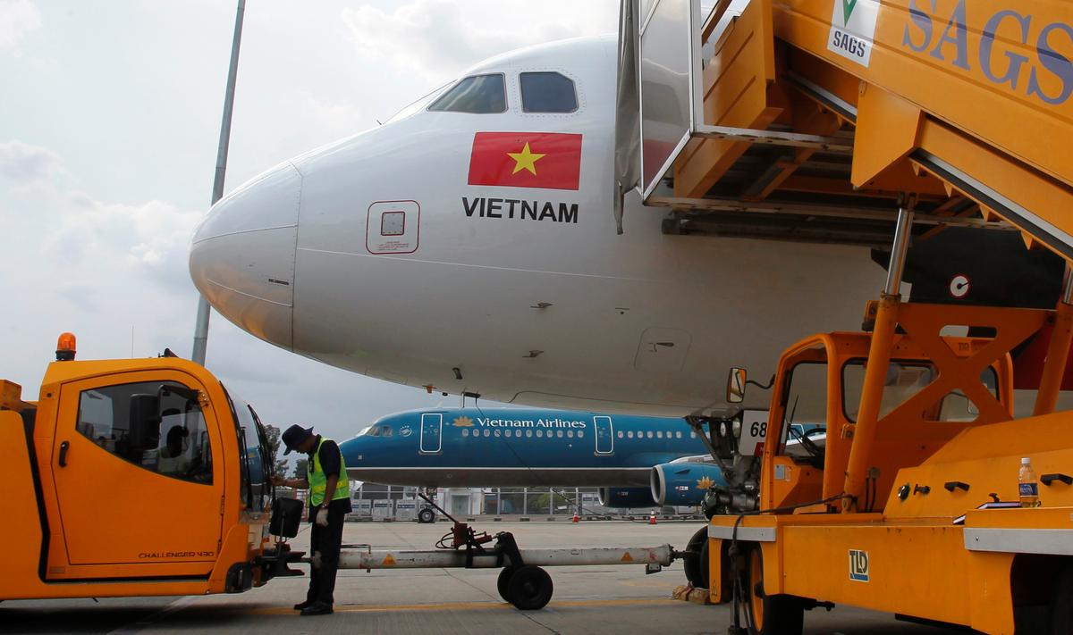 Vietnam plans to reduce environment tax on jet fuel to help airlines