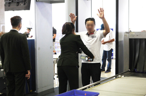 Vietnam slaps 1-yr flight bans on 3 citizens for disruptive in-flight behavior