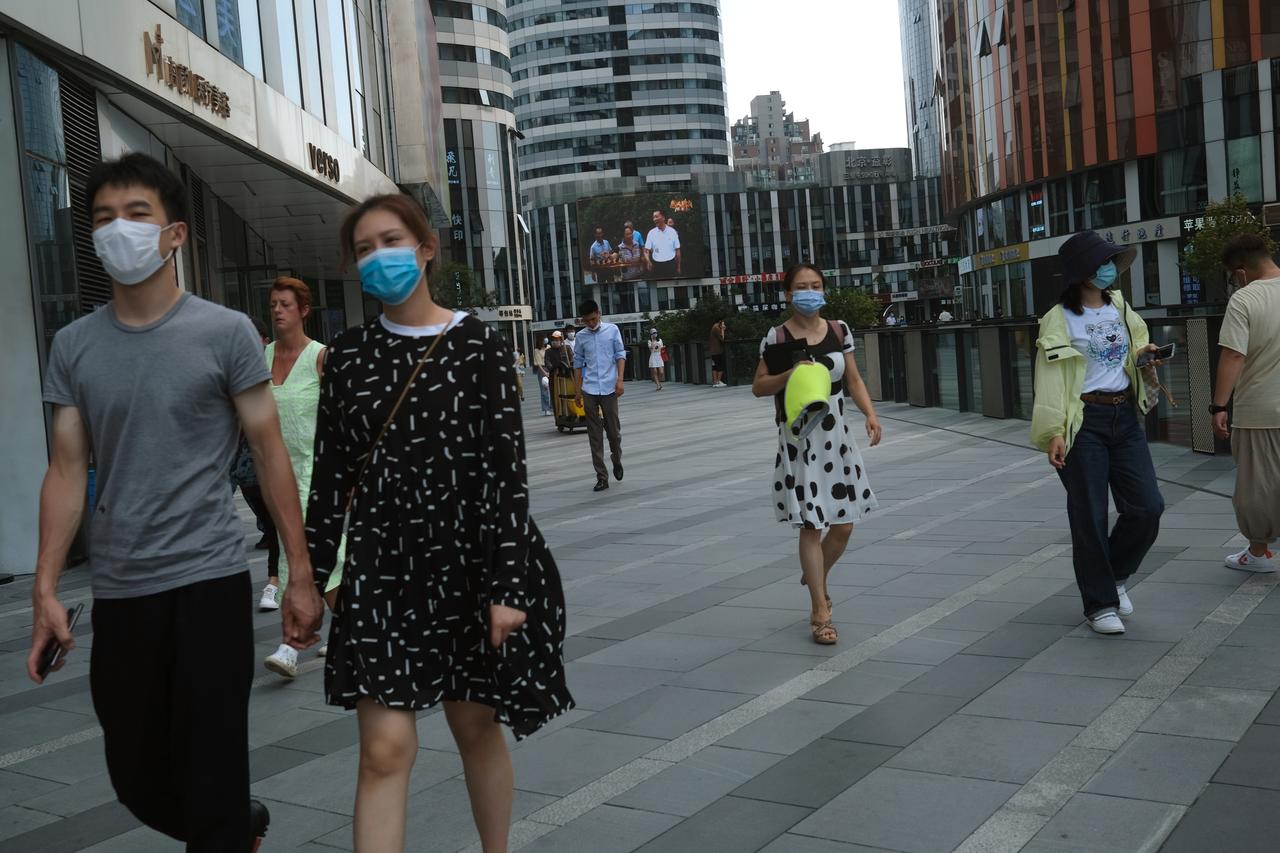 China reports eight new coronavirus cases in mainland