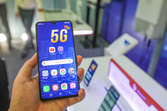 Vietnam to test commercial use of 5G networks in October: deputy minister