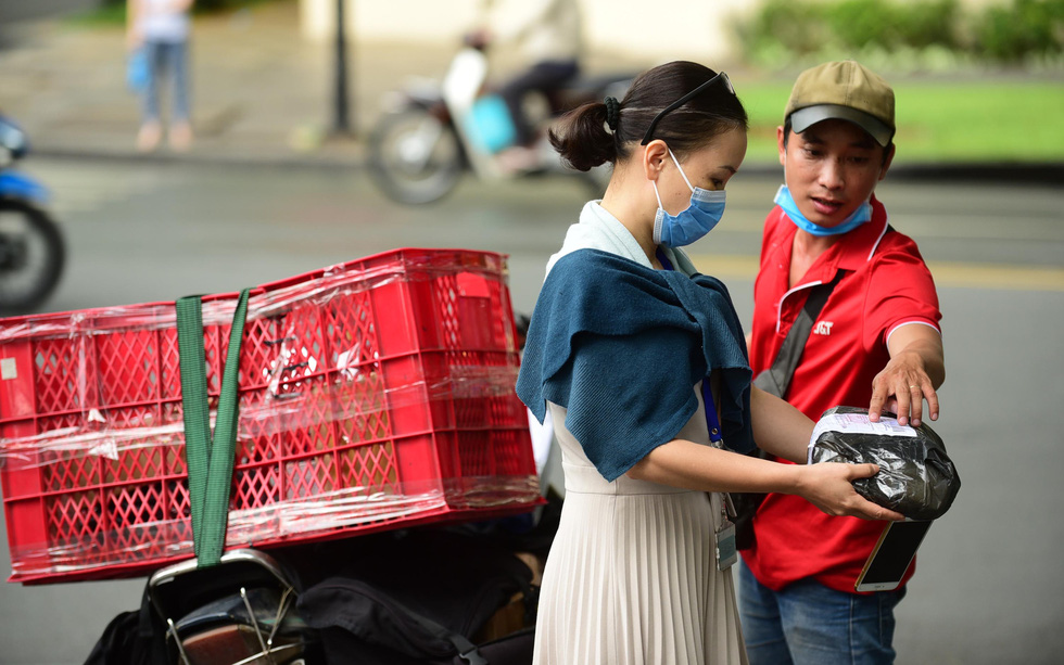 Ample opportunity for Vietnam’s e-commerce as COVID-19 keeps shoppers at home