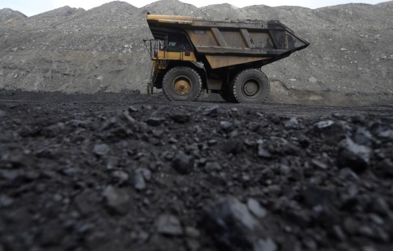 Vietnam imports first U.S. coal shipment, state coal miner says