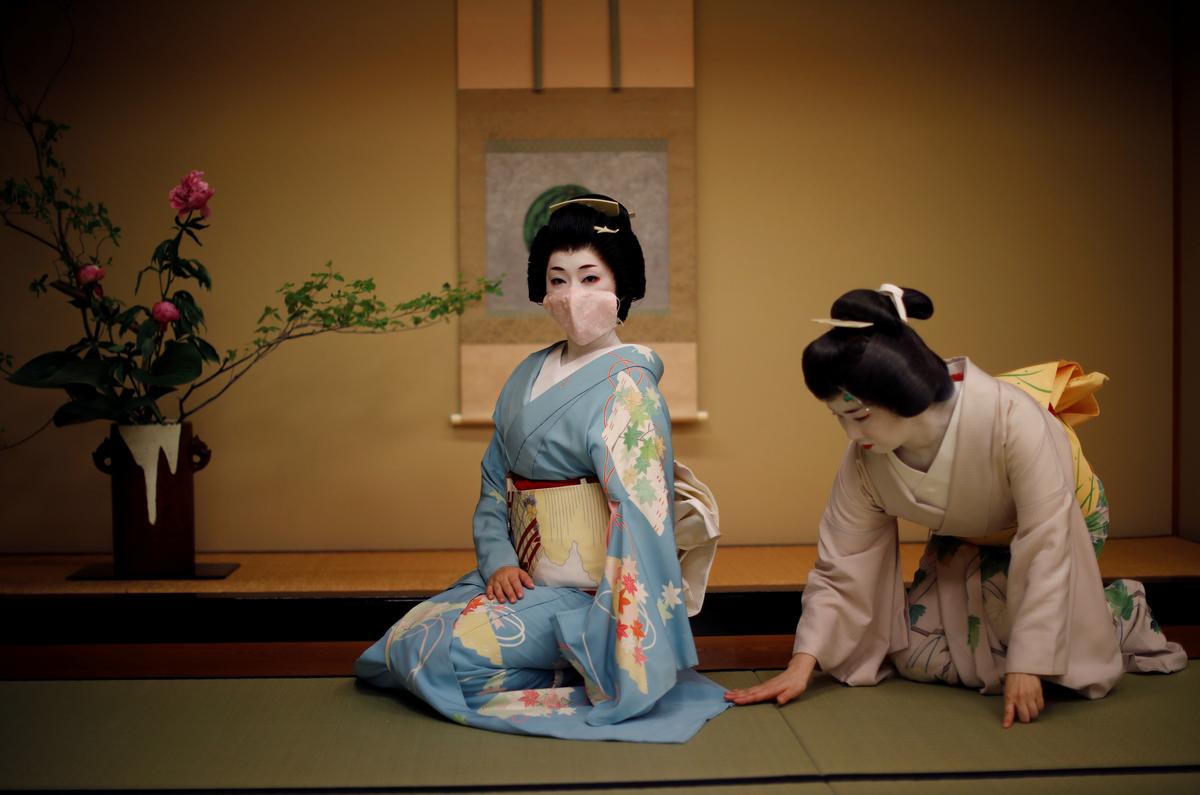 Socially distant geisha struggle to survive in coronavirus shadow