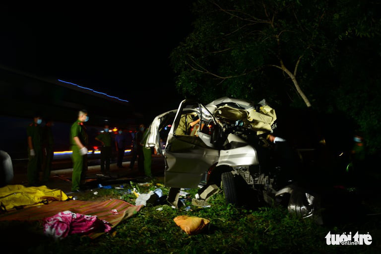 At least 8 killed in coach-truck collision in south-central Vietnam