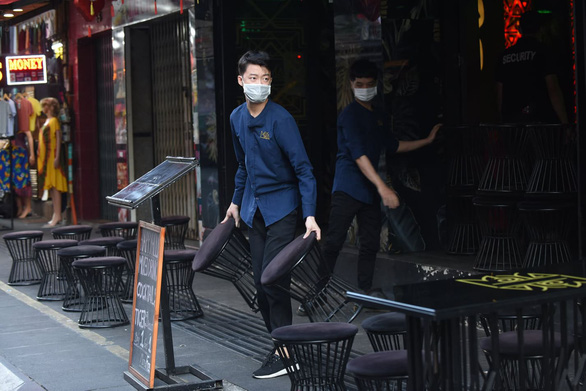 Saigon orders bars, discos to close down over COVID-19