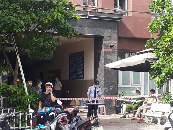 Ho Chi Minh City seals off entire apartment block, alley as COVID-19 cases suspected
