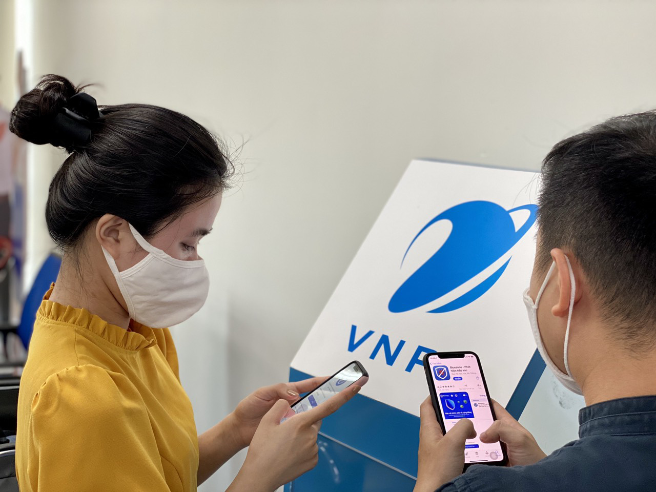Vietnam mobile carriers offer free data to boost contact-tracing app usage