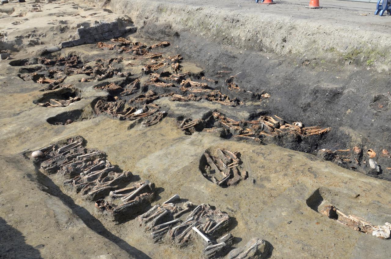 Over 1,500 human bones found at Osaka historical grave site