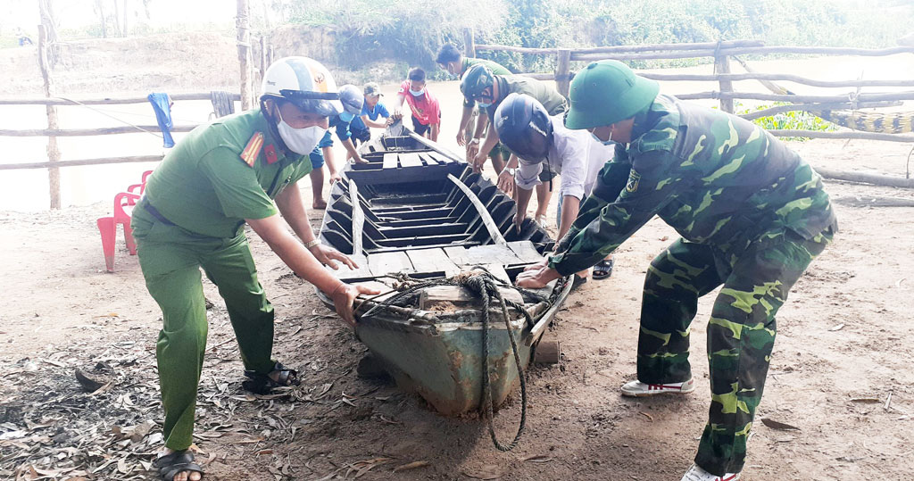 Border jumpers from Cambodia using waterways face quarantine in Mekong Delta