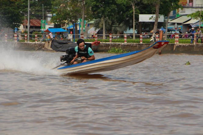 Lightweight composite boat racers set sail in Vietnam’s Mekong Delta
