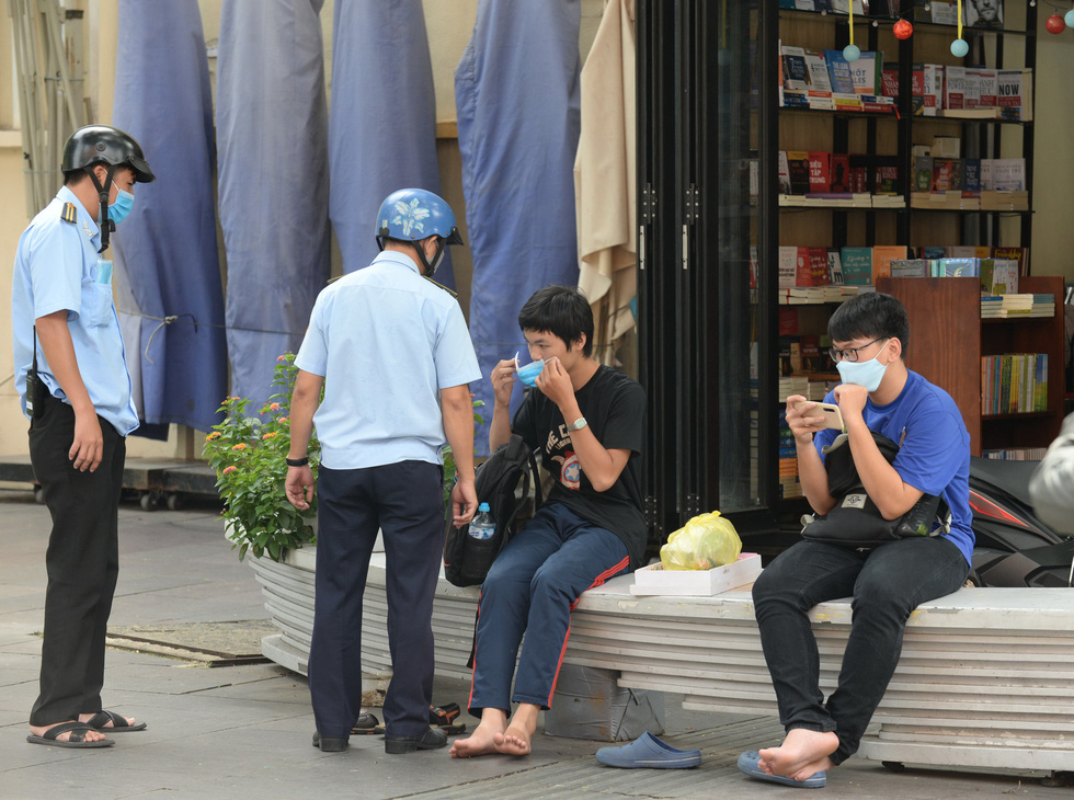 Ho Chi Minh City collects nearly $33,000 in fines from maskless residents