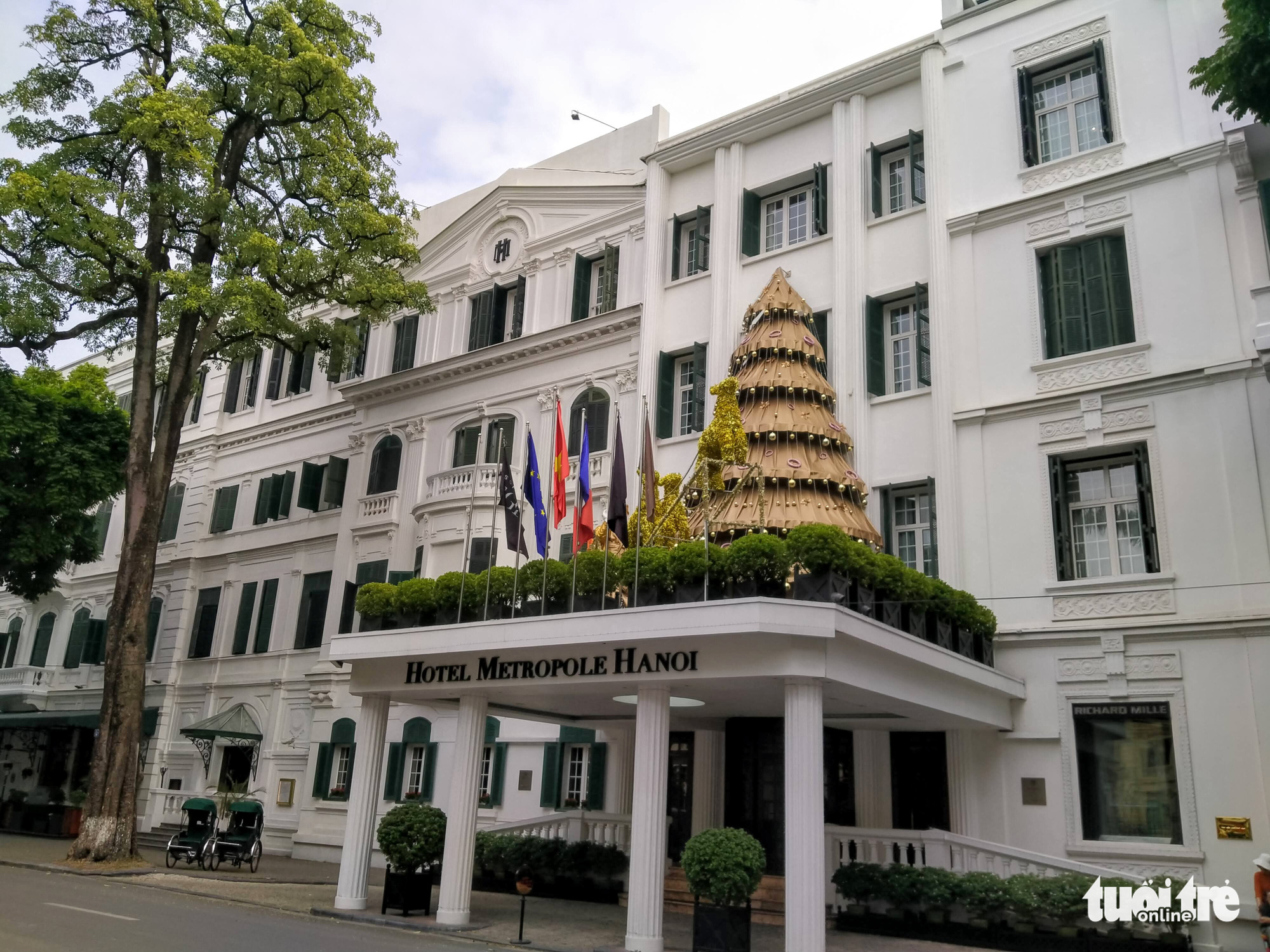 Nearly 1,000 Hanoi hotels shuttered as COVID-19 hits hard