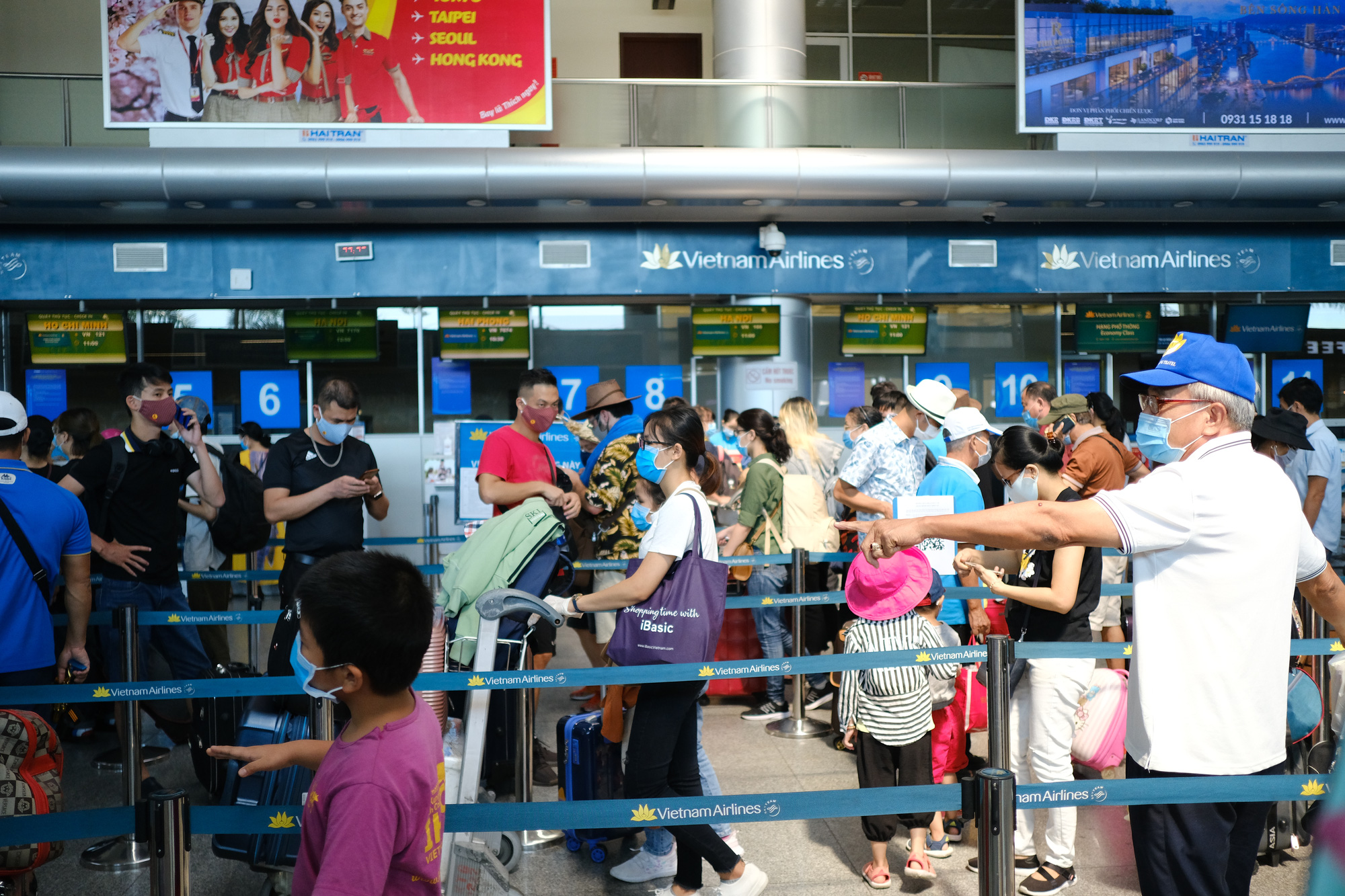 Vietnam ministry restores passenger transport to, from Da Nang