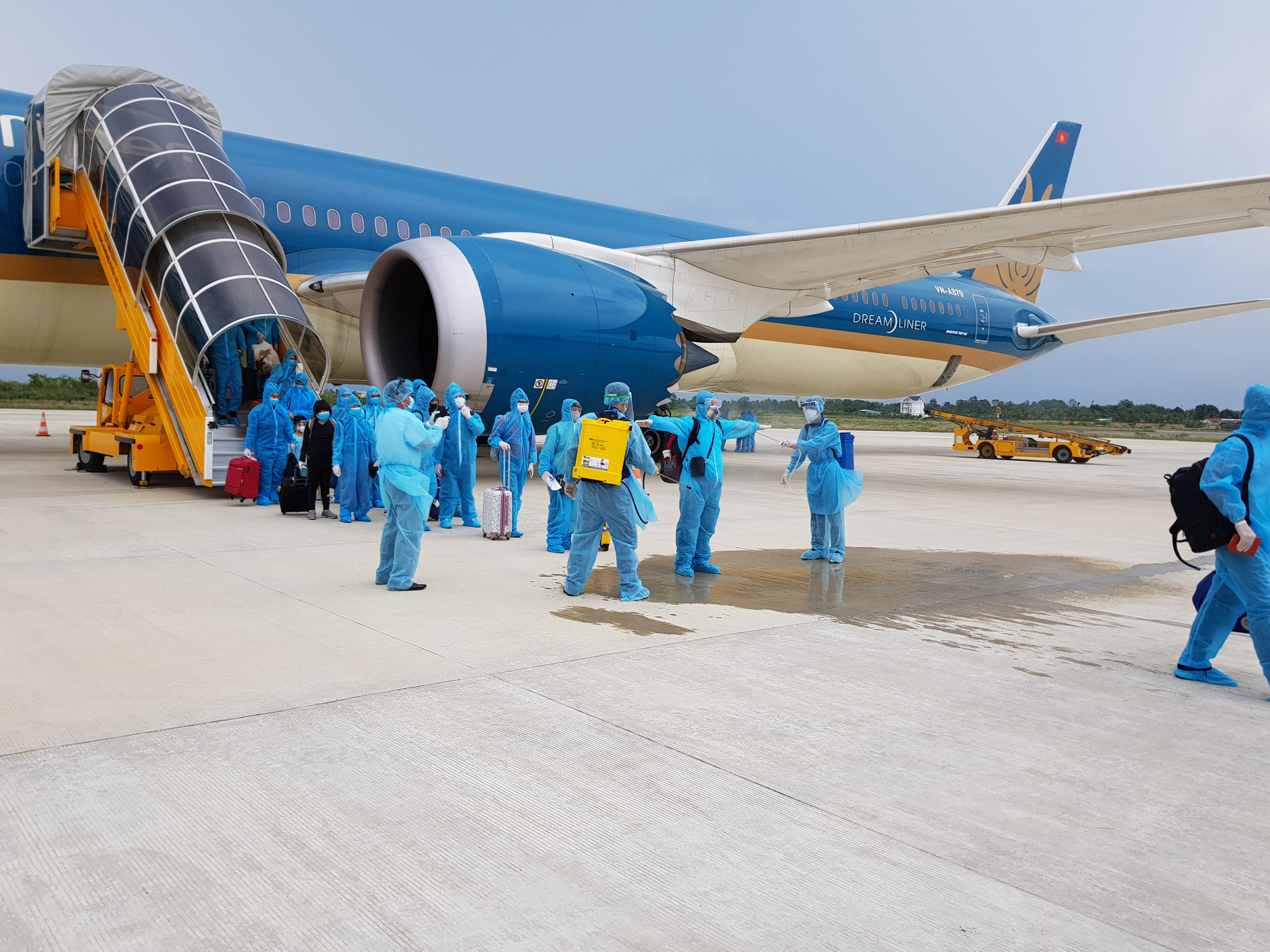 Price of COVID-19 repatriation flight can top $431,000: Vietnam Airlines
